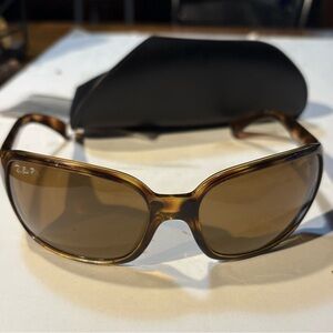 Ray-Ban RB4068 sunglasses in a Havana frame with B-15 brown lenses